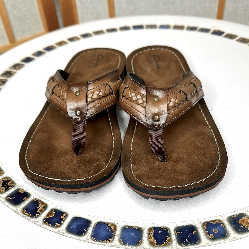 Clarks Collection Brown Leather Sandals Flip Flops Thongs Sz US 9M